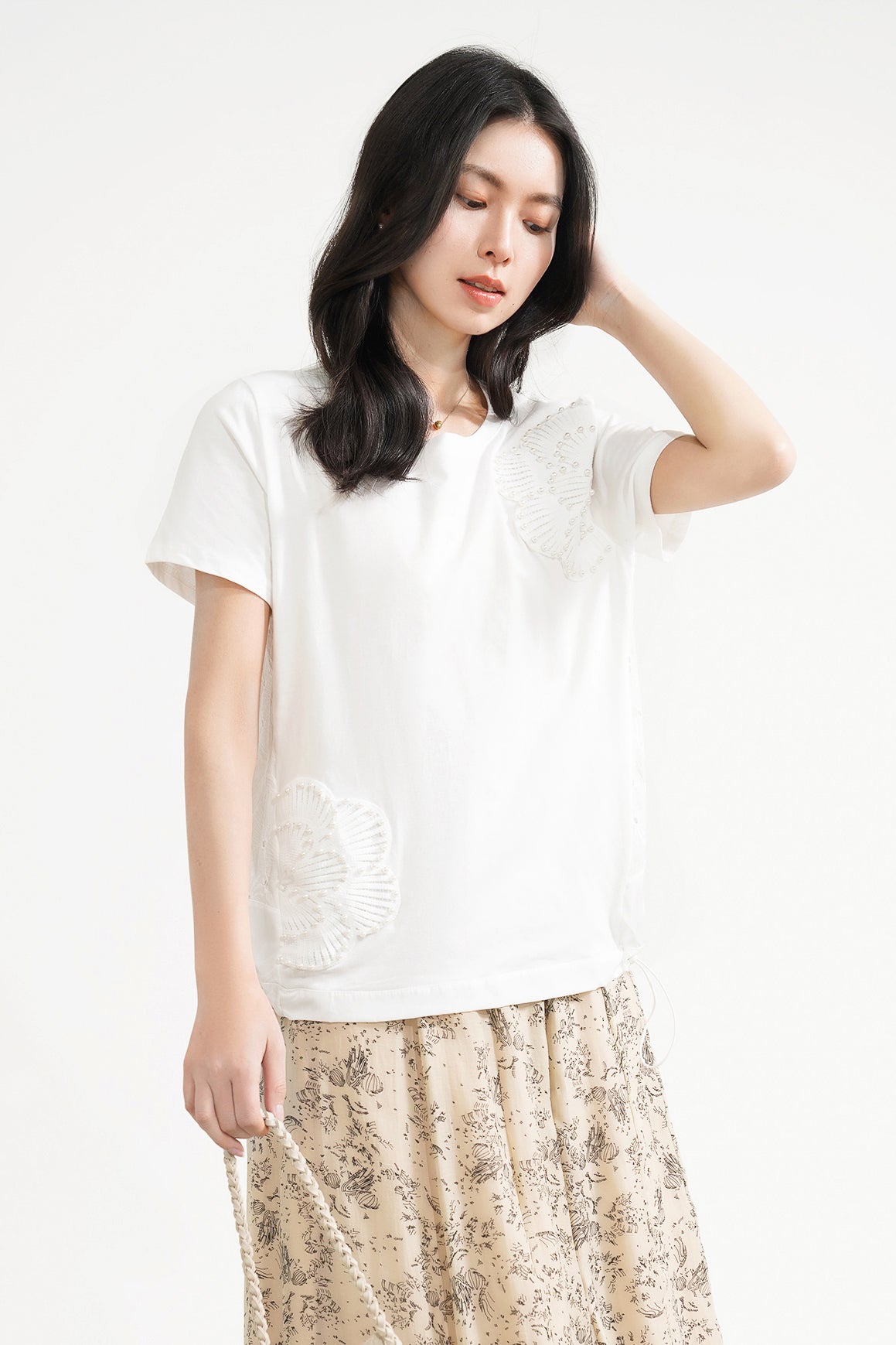 異素材パール装飾カットワークレース切替Tシャツ 2色入 - liwisi
