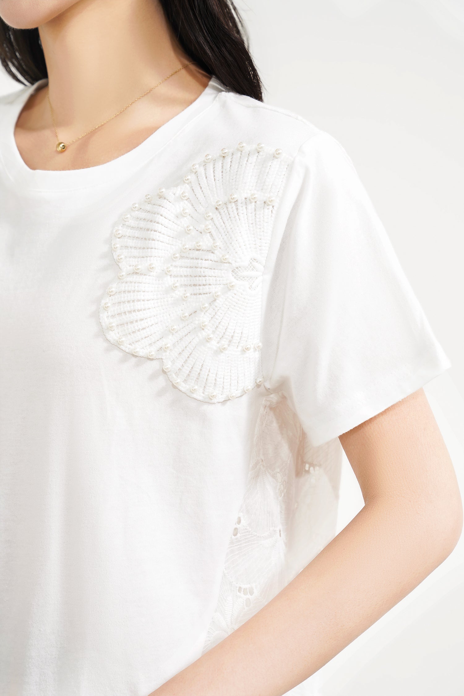 異素材パール装飾カットワークレース切替Tシャツ 2色入 - liwisi