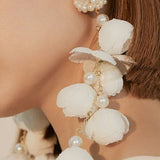 Faux pearl flower forest-style earrings