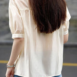 Elegant pleated shirt