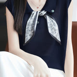 Collared scarf half-button sleeveless knit T-shirt