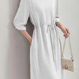 Minimalist elegant V-neck waist-cinched dress